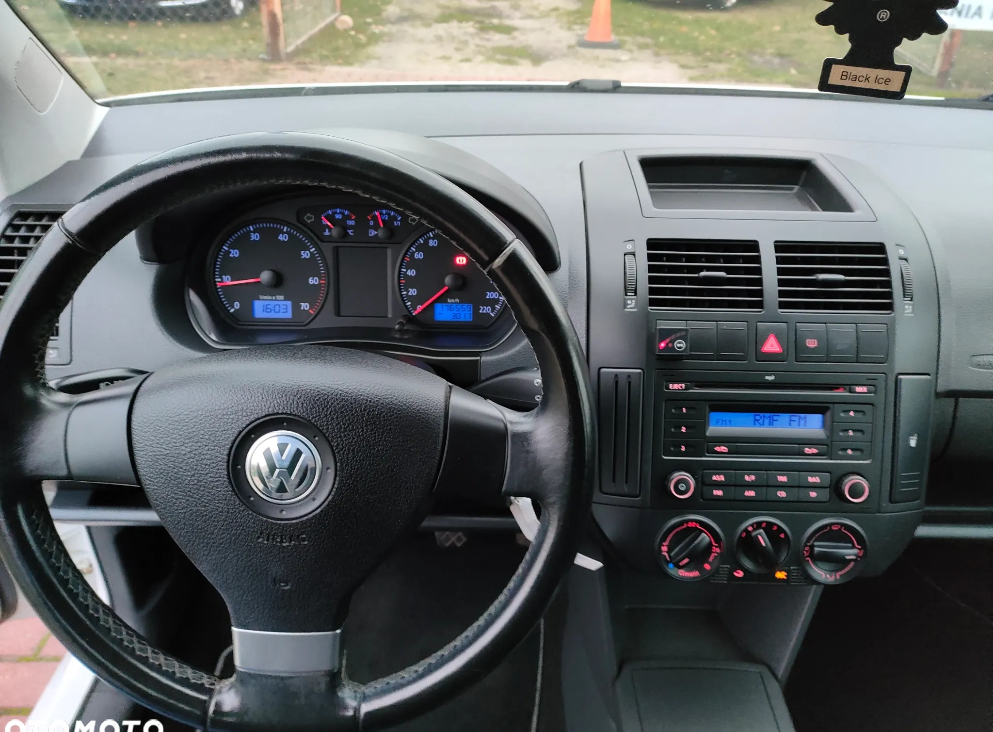 Volkswagen Polo cena 16900 przebieg: 176559, rok produkcji 2009 z Iłża małe 436